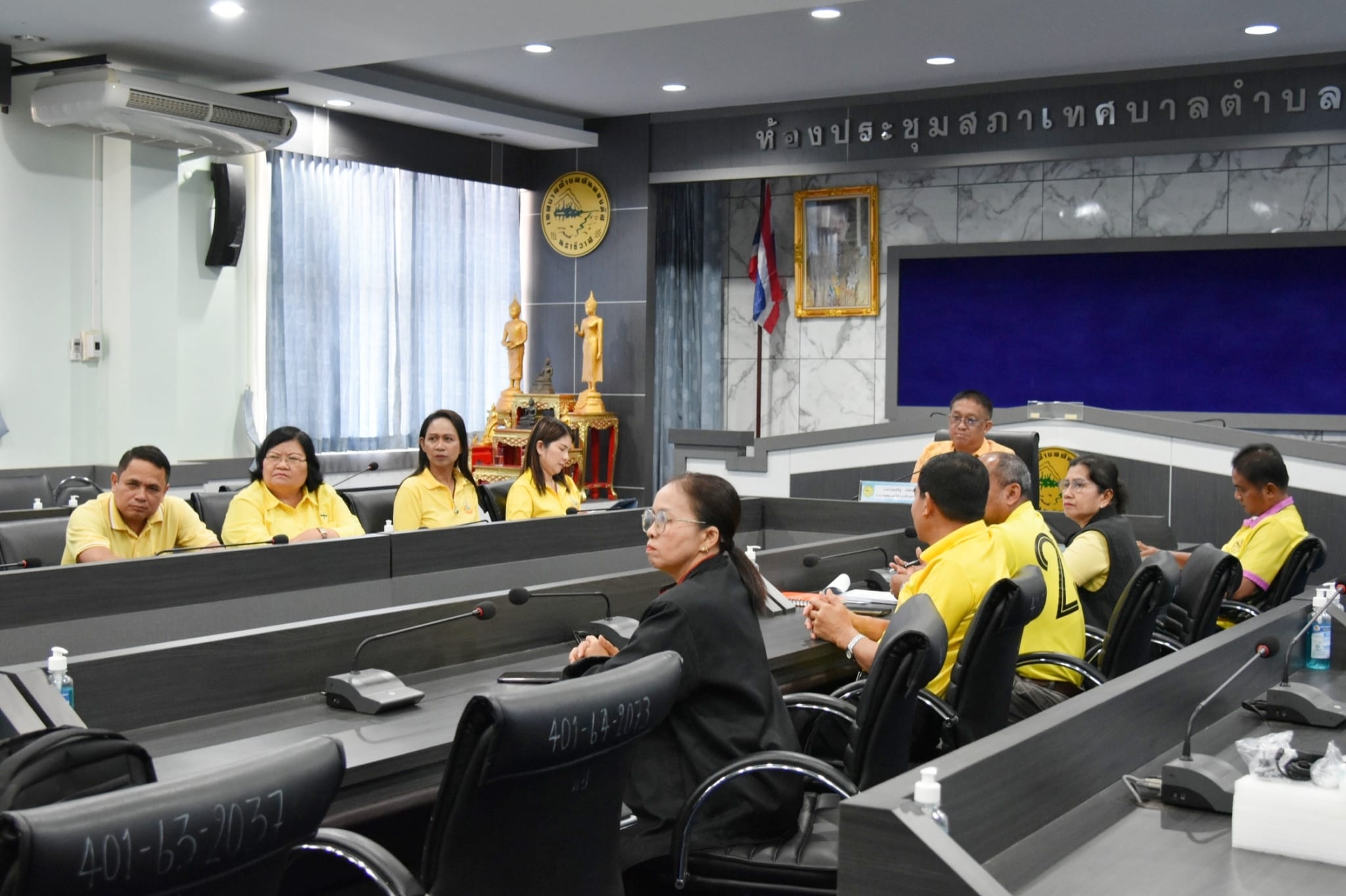 เทศบาลตำบลตันหยงมัสเข้าร่วมประชุมคณะกรรมาธิการวิสามัญพิจารณาร่างพระราชบัญญัติงบประมาณรายจ่าย ประจำปีงบประมาณ พ.ศ. 2568 สภาผู้แทนราษฎร ครั้งที่ 30/2567 ประชุมผ่านสื่ออิเล็กทรอนิกส์ ด้วยระบบ ZOOM 
วันที่ 7 สิงหาคม 2567 เวลา 09.00 น. ห้องประชุมสภาเทศบาลตำบลตันหยงมัส ชั้น 3 เทศบาลตำบลตันหยงมัส ได้ชี้แจงงบประมาณต่อคณะกรรมาธิการวิสามัญพิจารณาร่างพระราชบัญญัติงบประมาณรายจ่าย ประจำปีงบประมาณ พ.ศ. 2568 สภาผู้แทนราษฎร ครั้งที่ 30/2567 นำโดยนายประเสริฐ แซ่ฮ่อ นายกเทศมนตรีตำบลตันหยงมัส ได้เข้าชี้แจงงบประมาณรายจ่ายประจำปีงบประมาณ พ.ศ.2568 ผ่านสื่ออิเล็กทรอนิกส์ (Video Conference) ขององค์กรปกครองส่วนท้องถิ่นในส่วน “เทศบาลตำบล” พร้อมด้วย นายนพพร จันทร์แก้ว รองปลัดเทศบาล หัวหน้าส่วนราชการ และพนักงานเทศบาลตำบลตันหยงมัสที่เกี่ยวข้อง