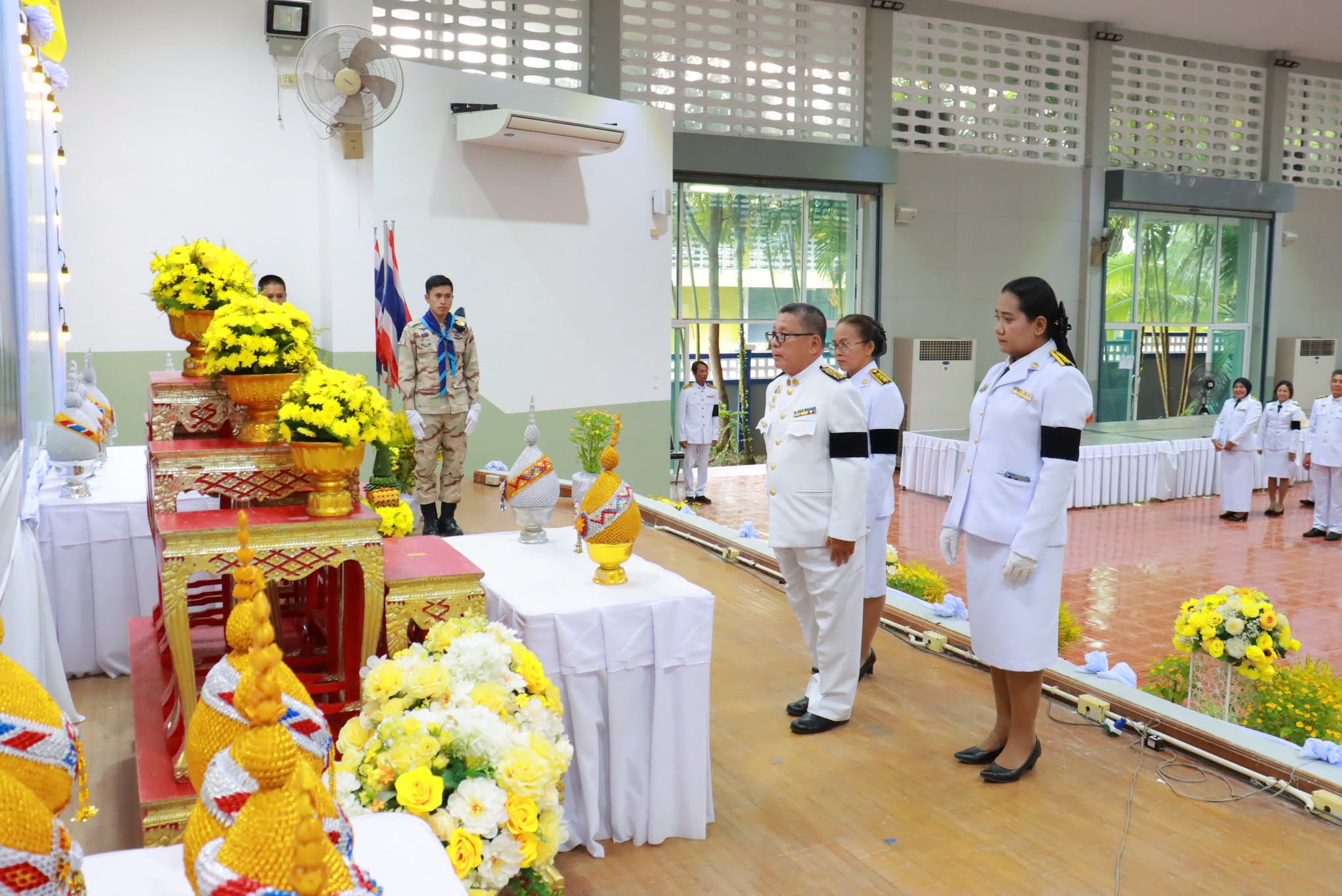 ep.4 พิธีถวายเครื่องราชสักการะและวางพานพุ่ม และพิธีจุดเทียนถวายพระพรชัยมงคล
--------------------------------------------------------------------------
#งานประชาสัมพันธ์เทศบาลตำบลตันหยงมัส
#กองยุทธศาสตร์และงบประมาณ
#เทศบาลตำบลตันหยงมัส
📝ข่าวโดย : สาเหะศูลฮี สาเหะดอเล๊าะ
📷ภาพถ่ายโดย: สาเหะศูลฮี สาเหะดอเล๊าะ
--------------------------------------------------------------------------
📌งานประชาสัมพันธ์ กองยุทธศาสตร์และงบประมาณ ติดตามข้อมูลข่าวสารเพิ่มเติม ได้ที่
📱โทรศัพท์ : 0-7367-1364
📘Facebook: เทศบาลตำบลตันหยงมัส
📗Line OA : @131jynuc
💻Website: https://www.tanyongmat.go.th/front/event_all/0