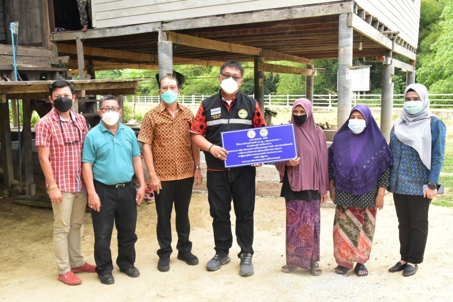 โครงการปรับสภาพแวดล้อมและสิ่ง อำนวยความสะดวก ของผู้สูงอายุ